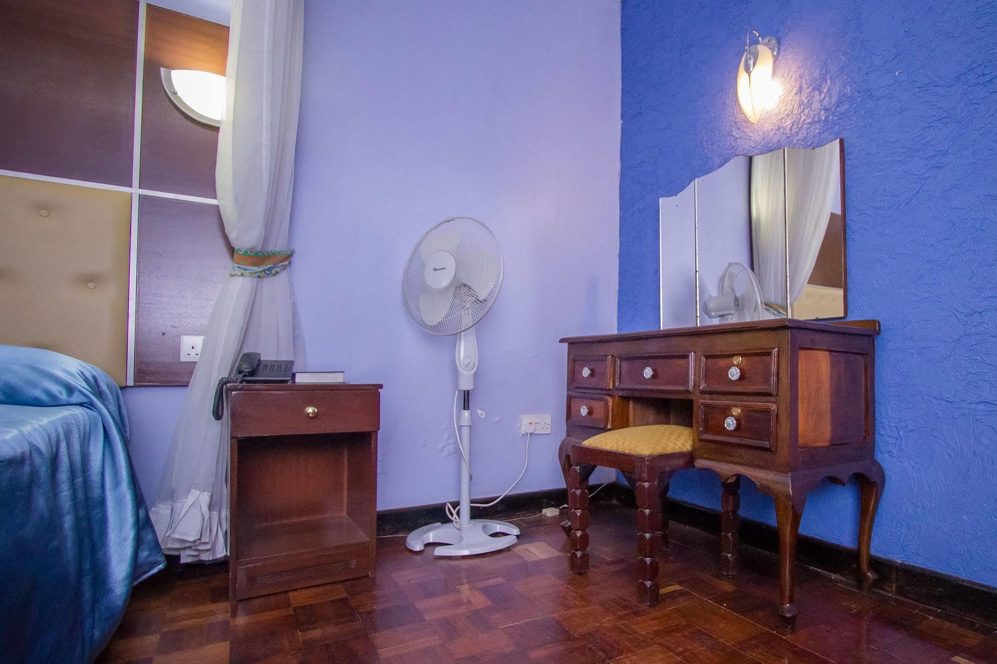 Blue Post Hotel Thika Екстер'єр фото